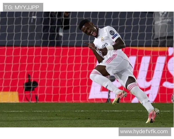 足球明星的崛起与挑战 揭秘足坛巨星背后的奋斗与荣耀